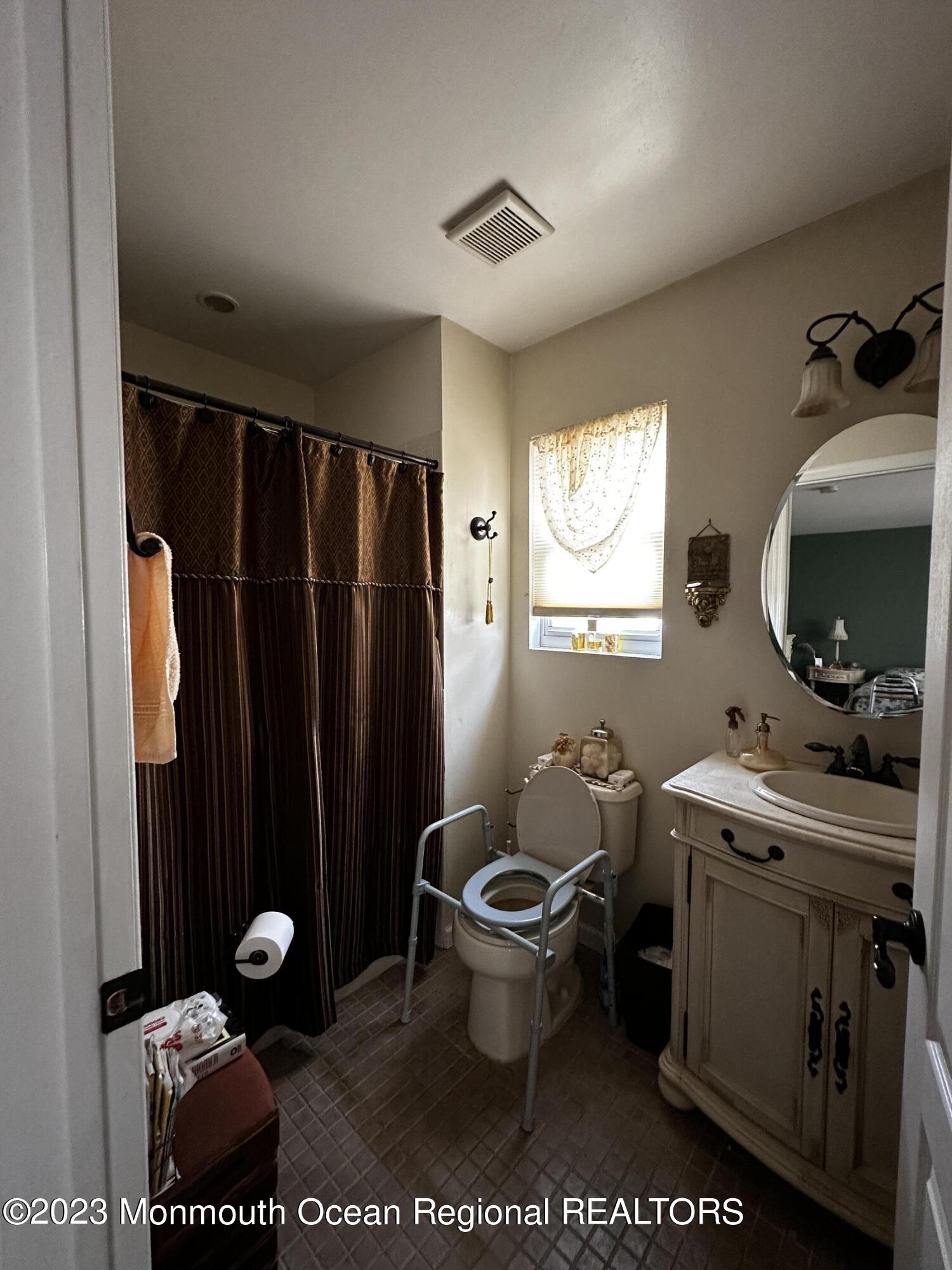 3 Stollman Street Bayville, NJ 08721 - Photo 10 of 19 IMG-3174