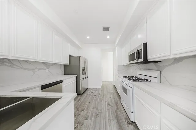 $3,900 | 8537 Thunderbird Drive, North Hills, CA 91343