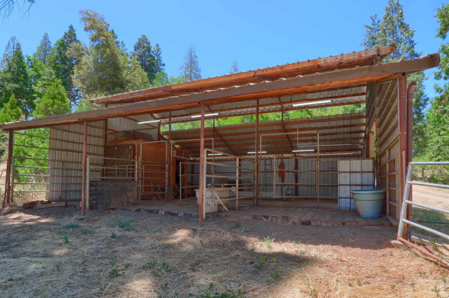 7190 Hites Cove Road Mariposa, CA 95338 - Photo 46 of 61 a view of a backyard with wooden fence