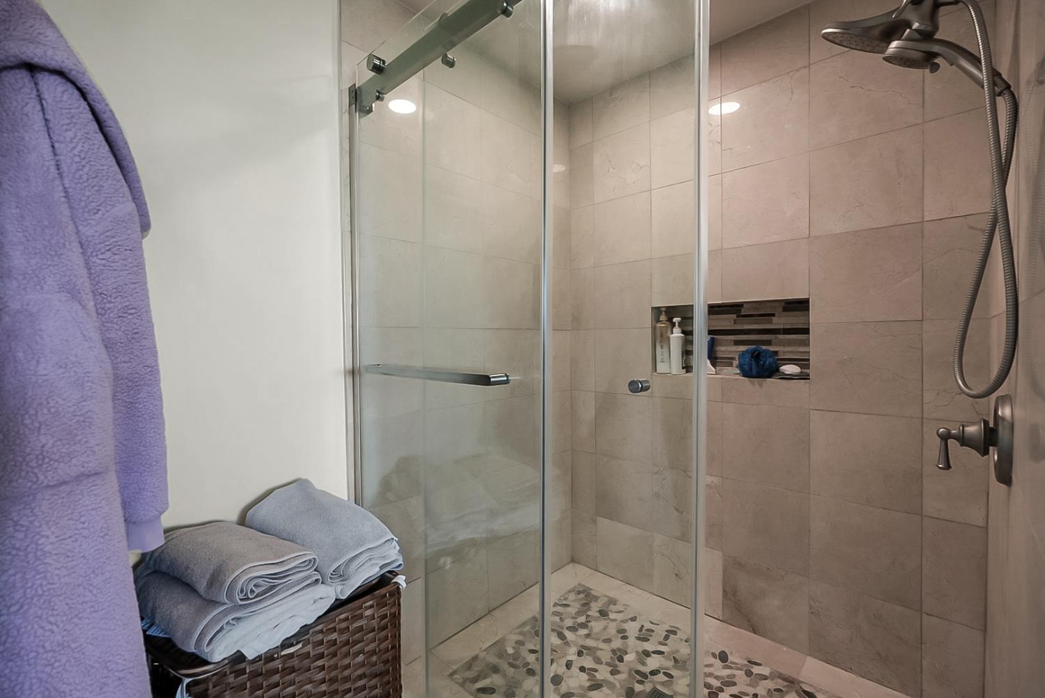6112 Slaton Court Stockton, CA 95215 - Photo 22 of 46 a bathroom with a shower