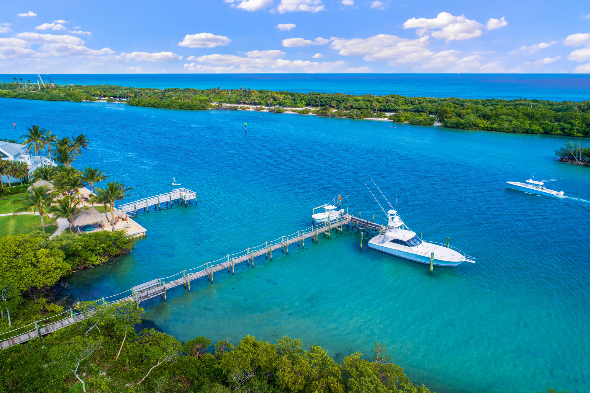 48 Coconut Lane Tequesta, FL 33469 - Photo 2 of 30 48 Coconut Ln, Tequesta, FL 33469 (8)