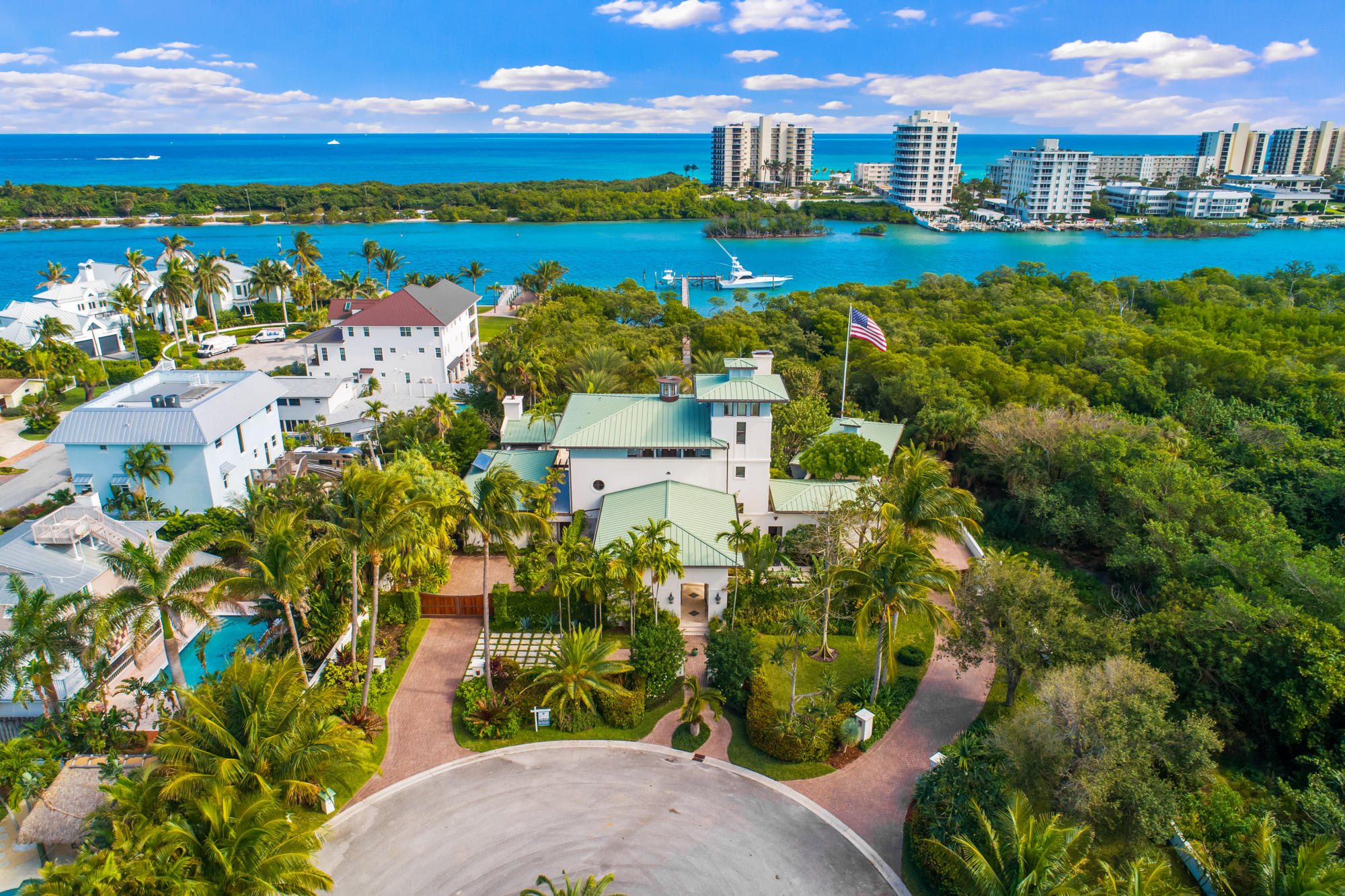 48 Coconut Lane Tequesta, FL 33469 - Photo 6 of 30 48 Coconut Ln, Tequesta, FL 33469 (3)