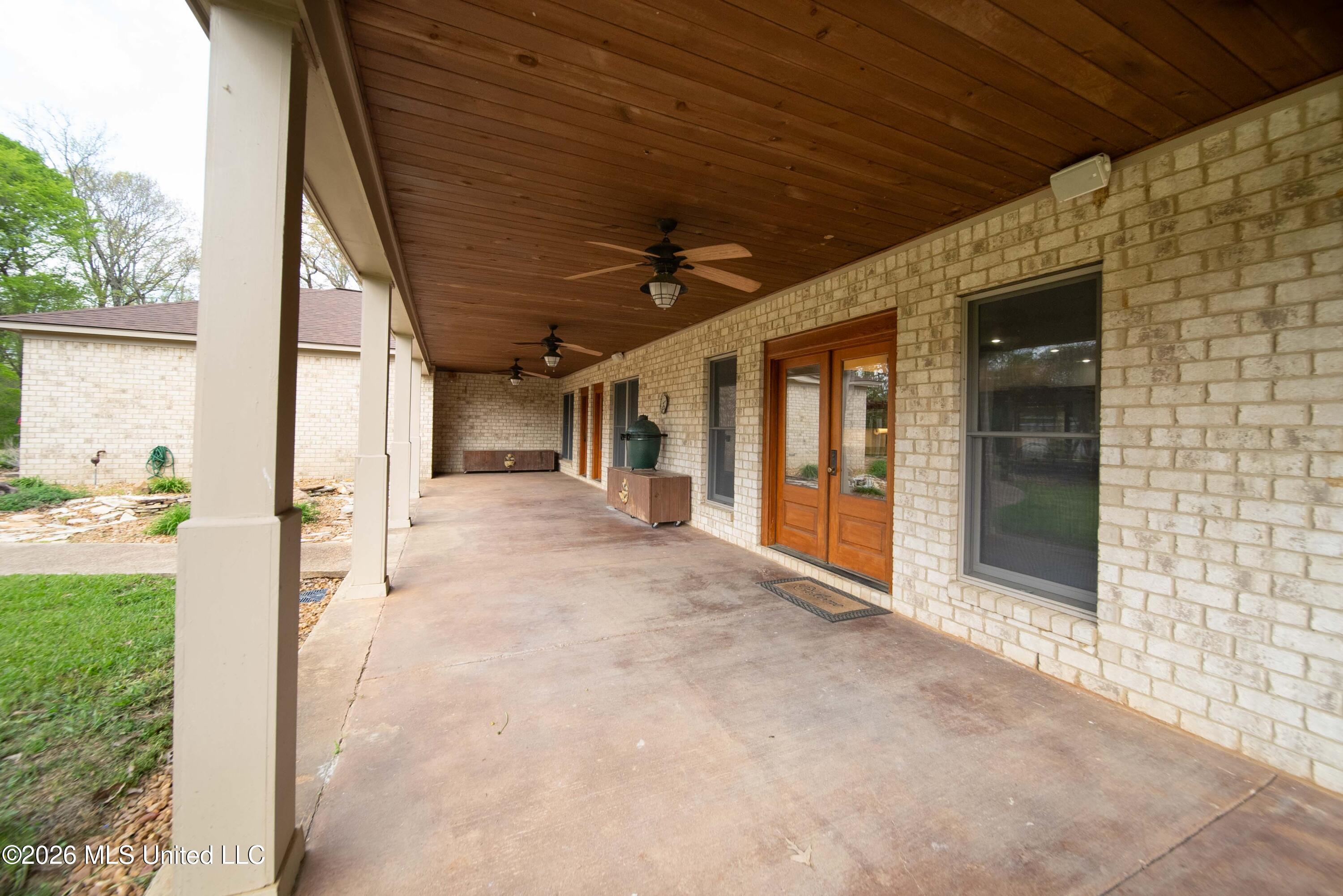 3555 Fogg Road South Hernando, MS 38632 - Photo 4 of 50 DSC04634