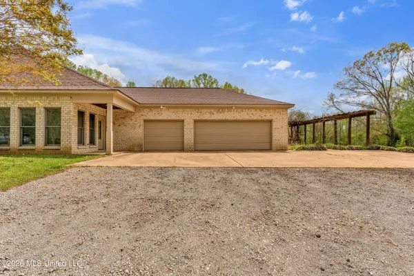 $960,000 | 3555 Fogg Road South, Hernando, MS 38632