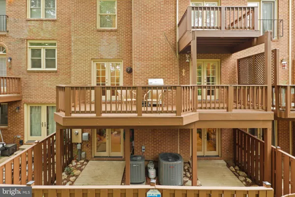 $850,000 | 10204 Aspen Willow Drive, Fairfax, VA 22032