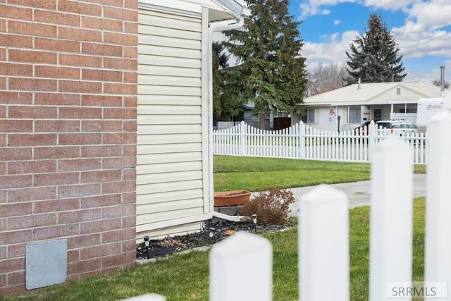 $295,000 | 175 Alpine Drive, Idaho Falls, ID 83402