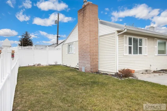 $295,000 | 175 Alpine Drive, Idaho Falls, ID 83402