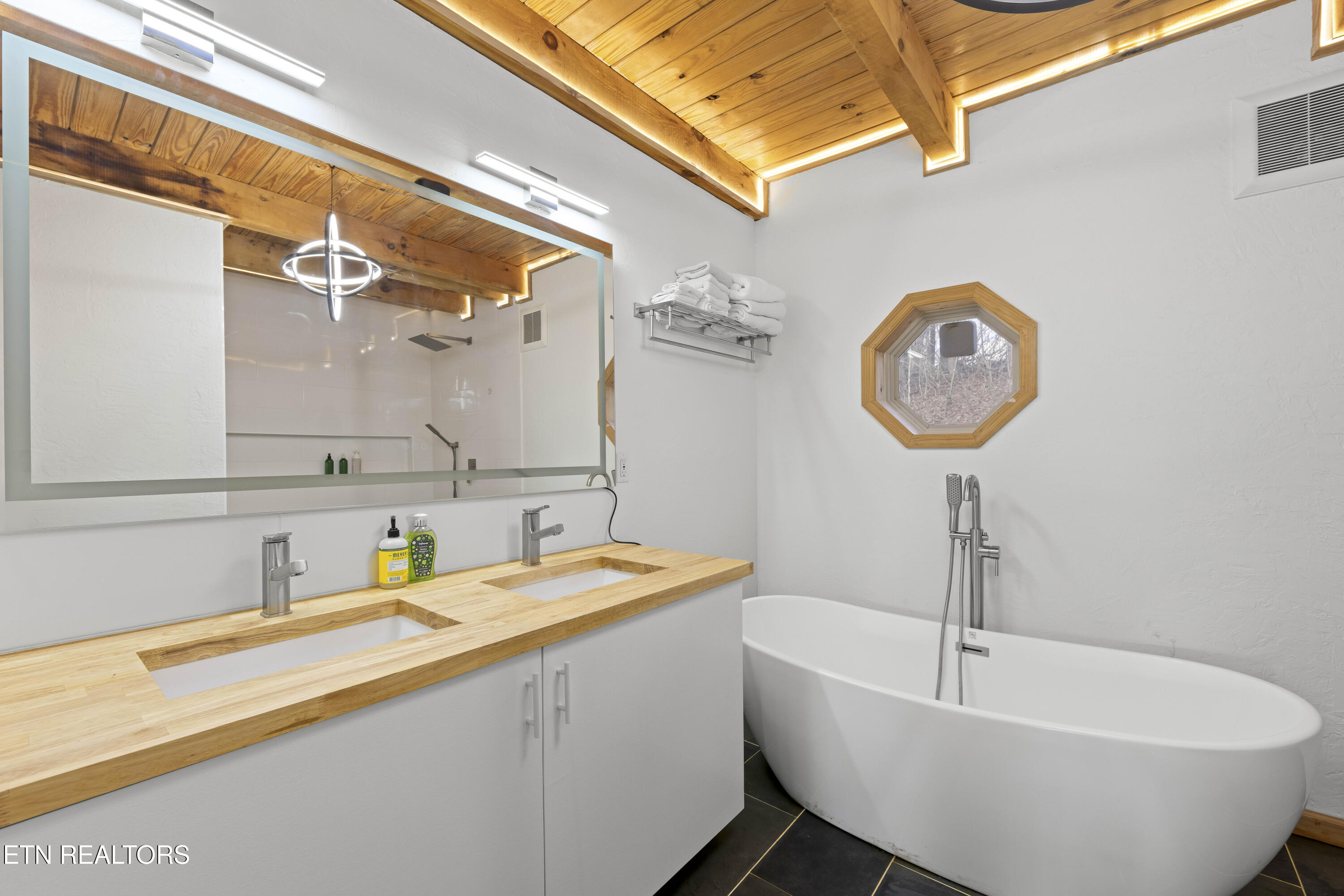 1015 Kizzy Patch Way Del Rio, TN 37727 - Photo 18 of 46 006A1549