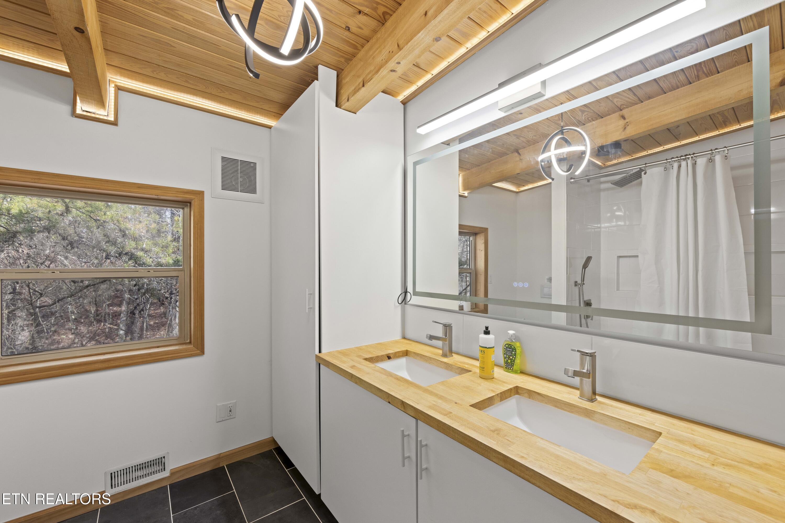 1015 Kizzy Patch Way Del Rio, TN 37727 - Photo 23 of 46 006A1574