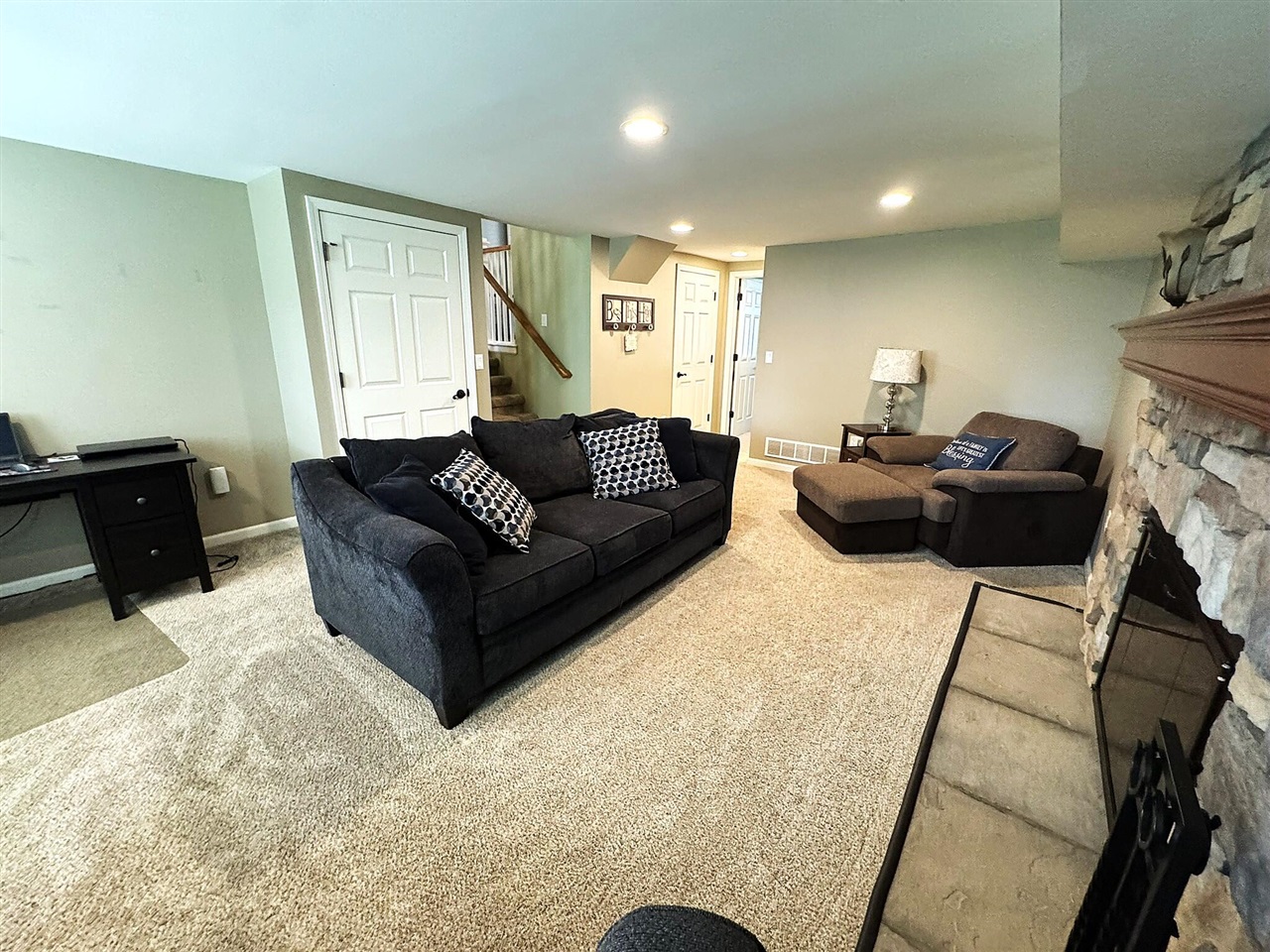 39889 Coronation Road Canton, MI 48188 - Photo 29 of 51