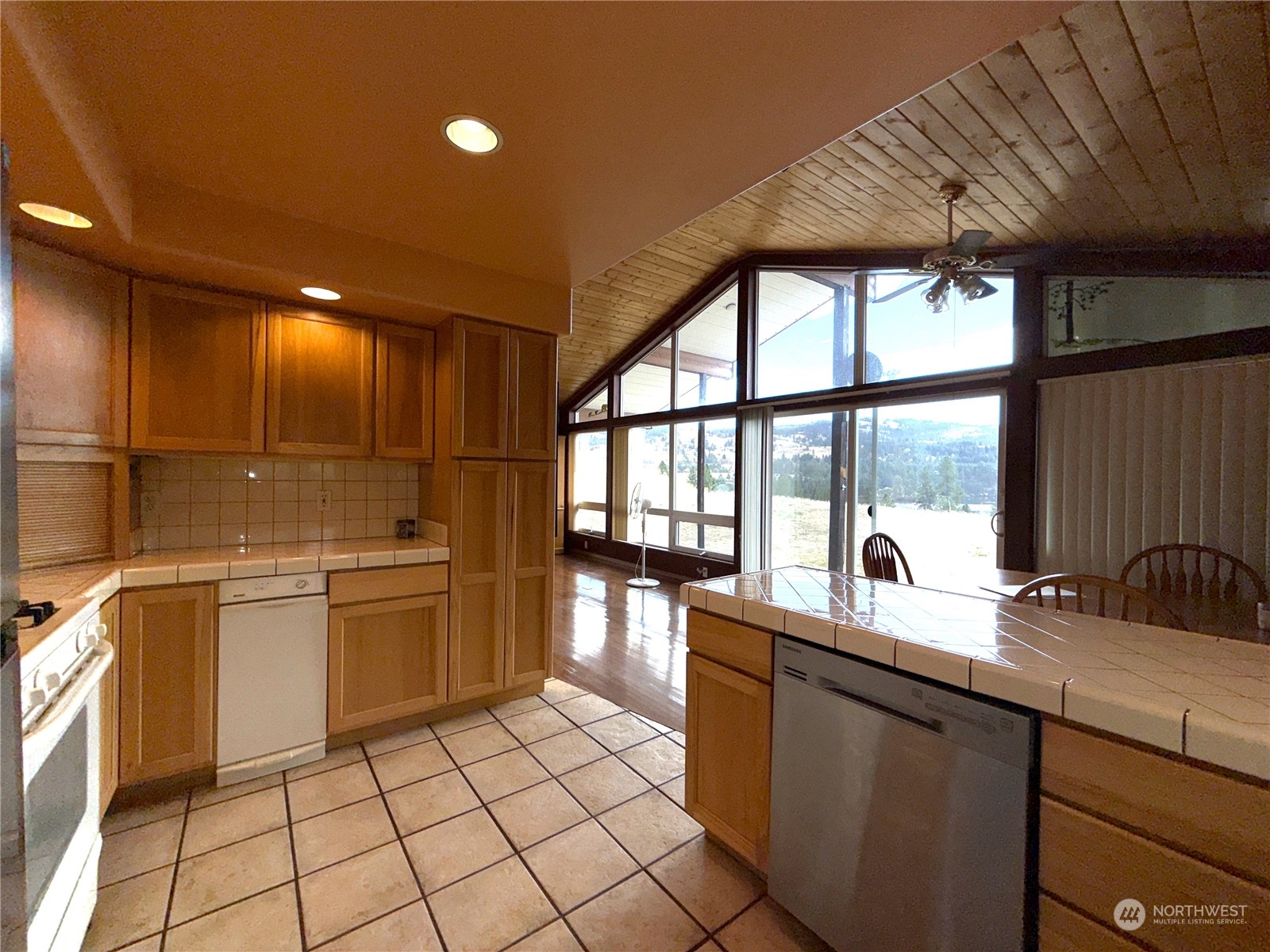 16 Prettyview Acrs Road Republic, WA 99166 - Photo 4 of 36 Gallery Image 4
