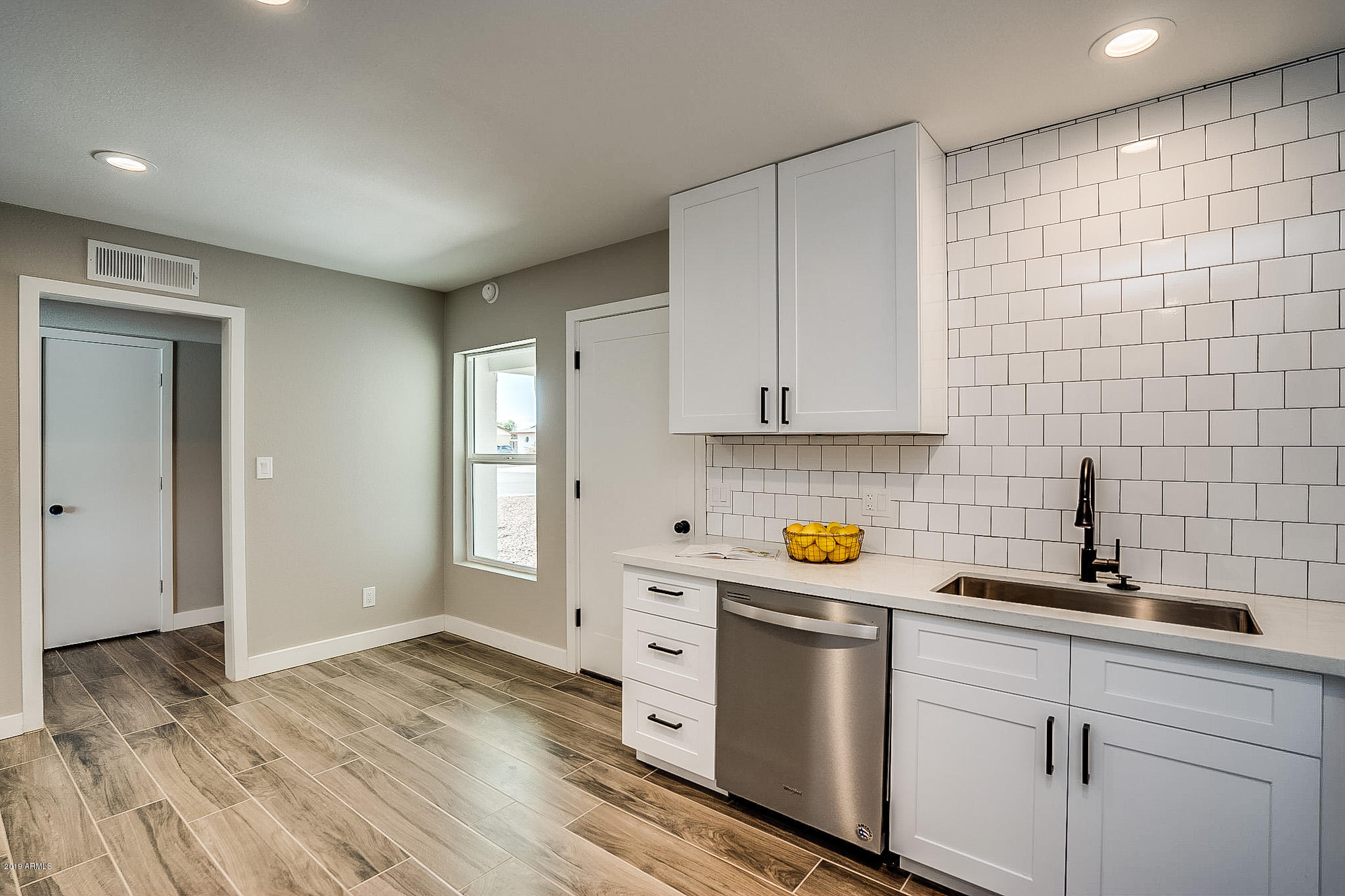821 West St John Road Phoenix, AZ 85023 - Photo 20 of 40 Saint John-19