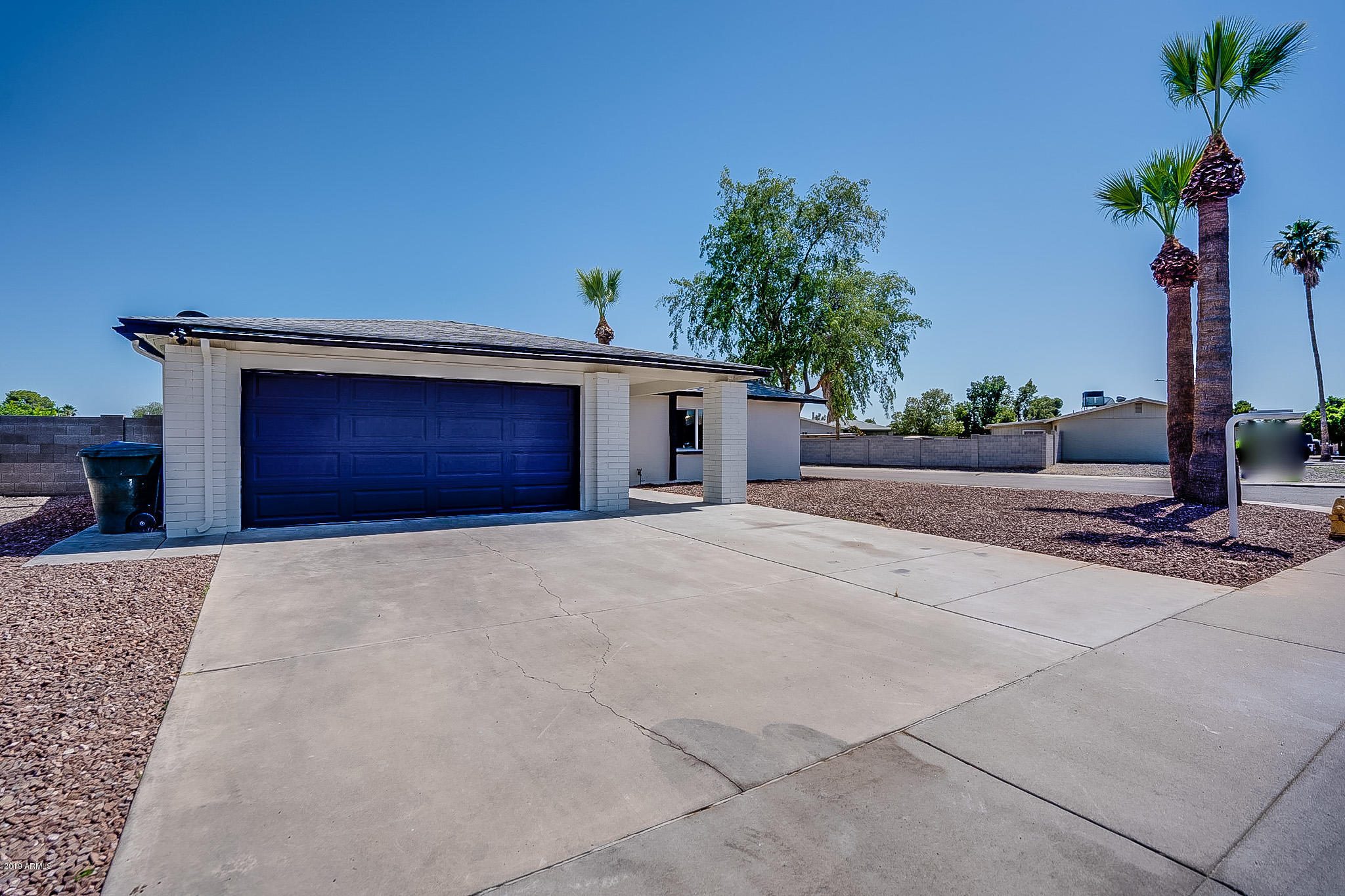 821 West St John Road Phoenix, AZ 85023 - Photo 2 of 40 Saint John-1