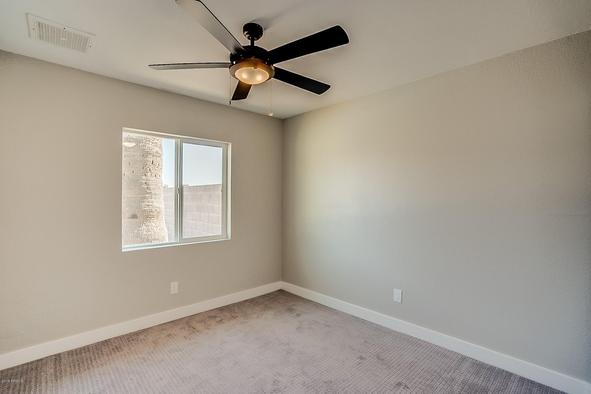 821 West St John Road Phoenix, AZ 85023 - Photo 27 of 40 Saint John-26