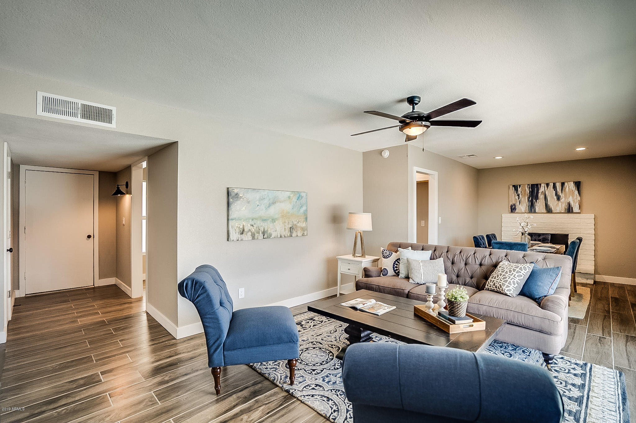 821 West St John Road Phoenix, AZ 85023 - Photo 8 of 40 Saint John-7