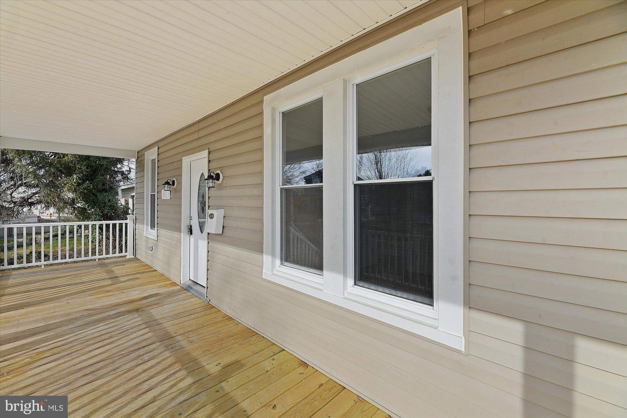 651 Orpington Road Baltimore, MD 21229 - Photo 3 of 25