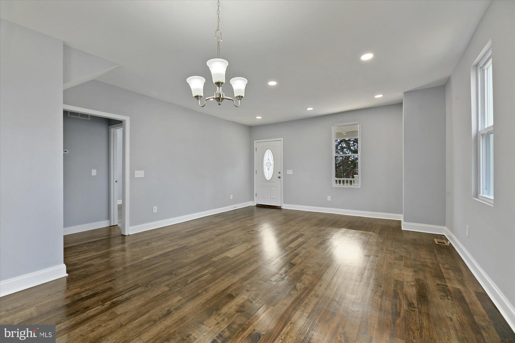651 Orpington Road Baltimore, MD 21229 - Photo 4 of 25