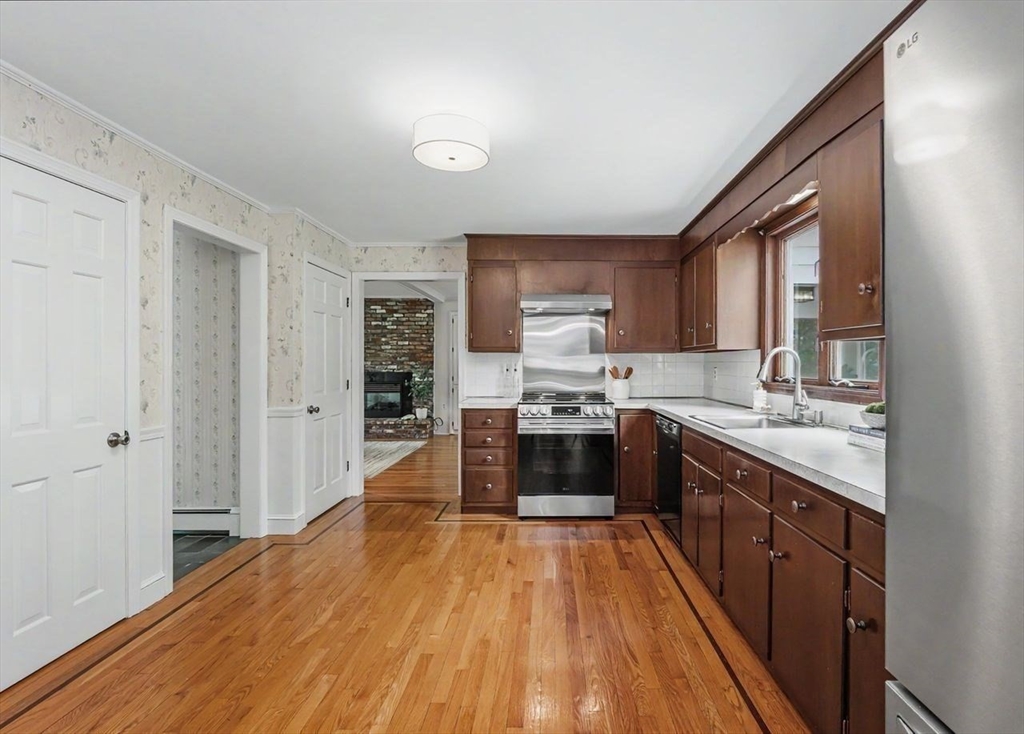 1 Bridle Path Road Andover, MA 01810 - Photo 11 of 39