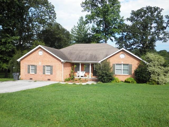 Great 4BR Brick Home in Mortons Lake near hiking/fishing, community pool exclusiely for residnets.
