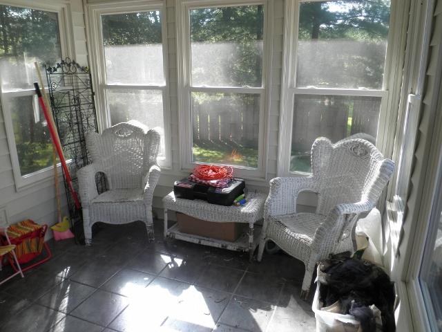 131 Mortons Lake Road Manchester, TN 37355 - Photo 11 of 18 Lots of natural light to be had in the Florida room