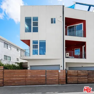$965,000 | 11037 Morrison Street, North Hollywood, CA 91601
