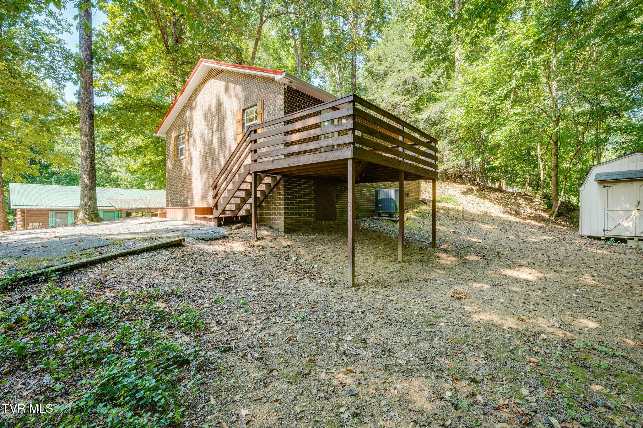 290 Ridge Hill Road Bristol, TN 37620 - Photo 20 of 31 020