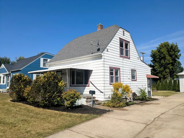 $199,900 | 31948 Dover Avenue, Garden City, MI 48135