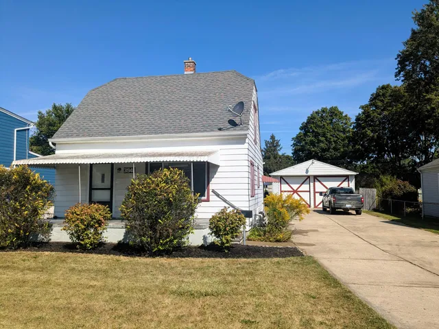 $199,900 | 31948 Dover Avenue, Garden City, MI 48135