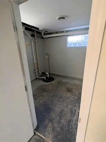 $199,900 | 31948 Dover Avenue, Garden City, MI 48135