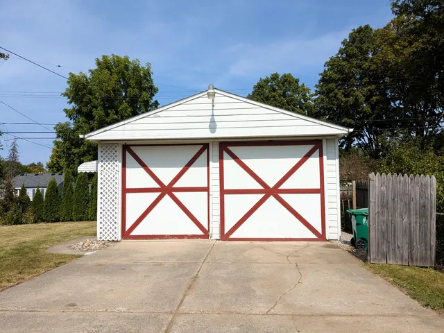 $199,900 | 31948 Dover Avenue, Garden City, MI 48135