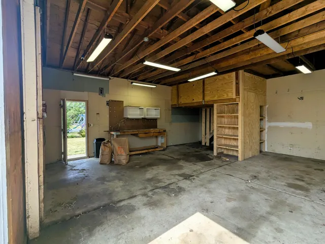 $199,900 | 31948 Dover Avenue, Garden City, MI 48135