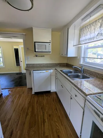 $199,900 | 31948 Dover Avenue, Garden City, MI 48135