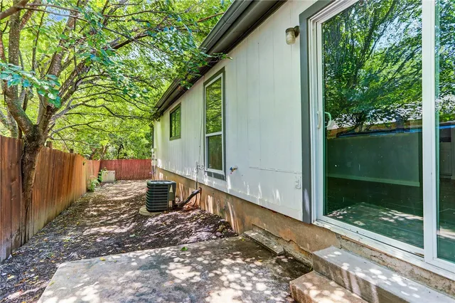 $1,100 | 6800 Wentworth Drive, Unit A, Austin, TX 78724