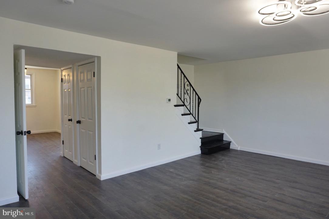 1237 Harshaw Road Brookhaven, PA 19015 - Photo 3 of 20