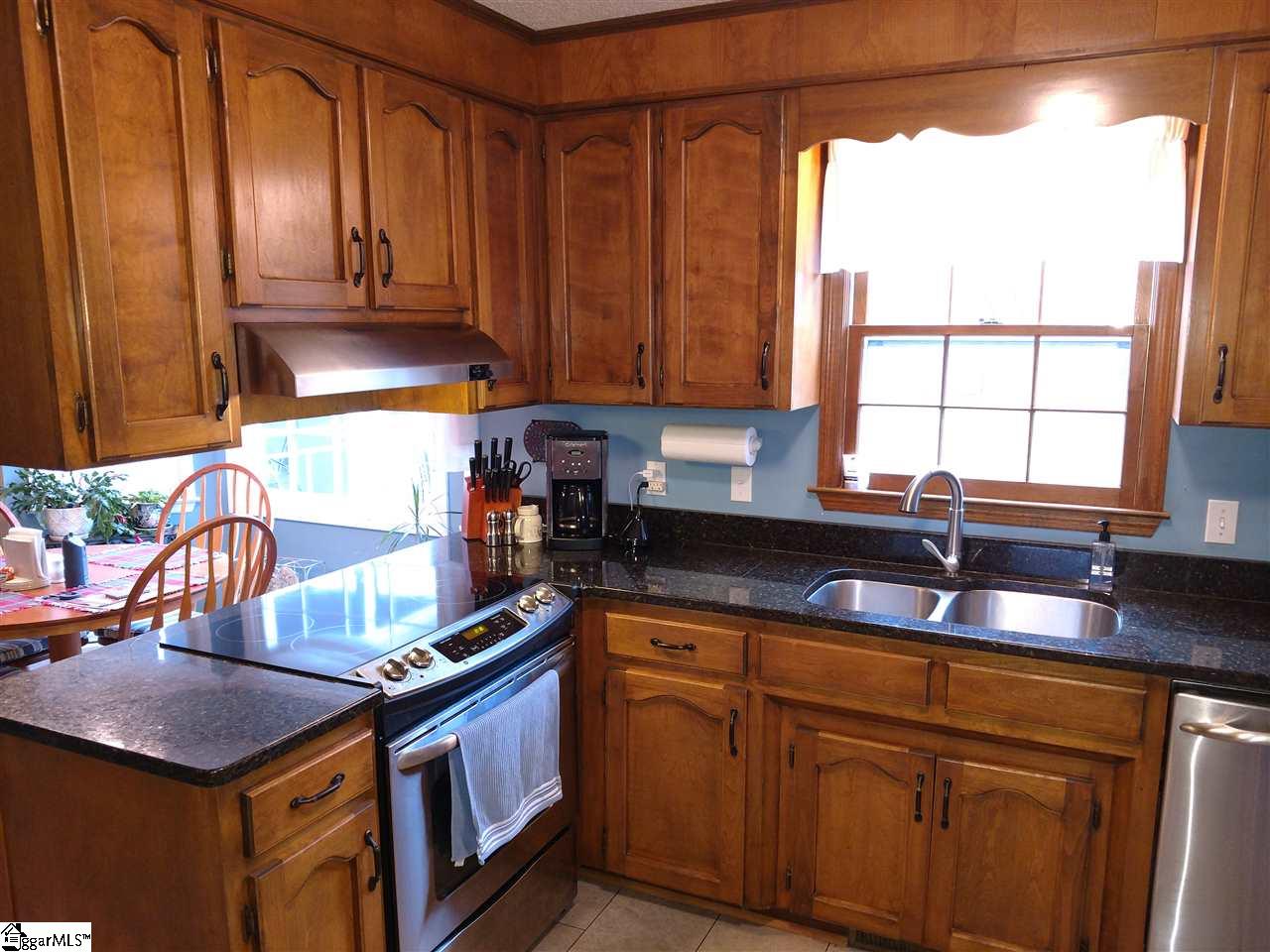 103 Castleford Road Moore, SC 29369 - Photo 4 of 19 Gallery Image 4