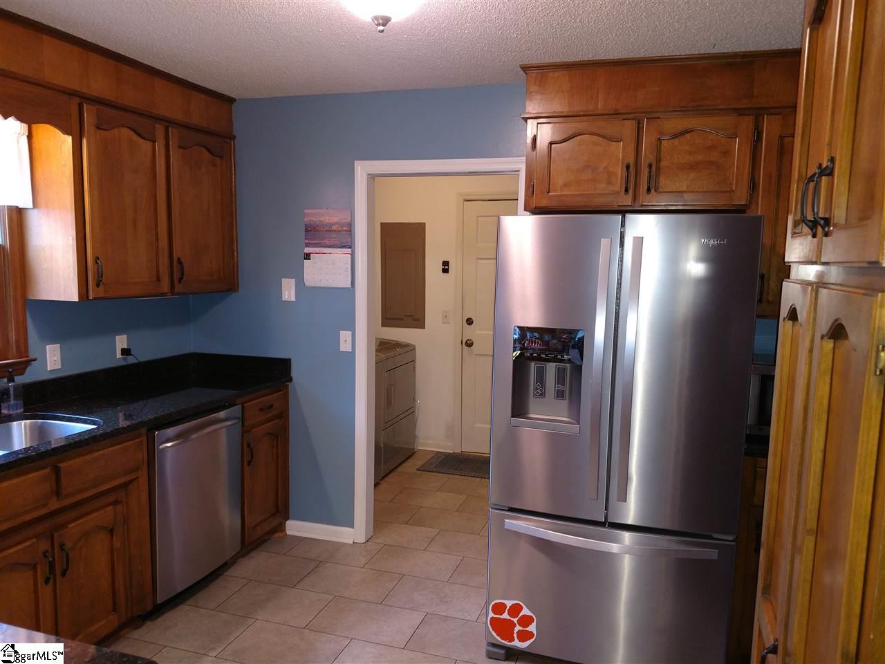 103 Castleford Road Moore, SC 29369 - Photo 6 of 19 Gallery Image 6