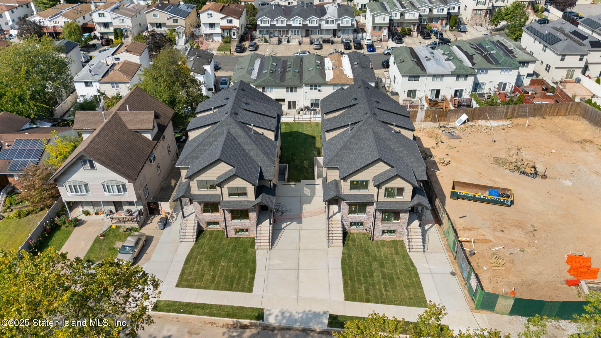 1370 Forest Hill Road, Unit 2B Staten Island, NY 10314 - Photo 20 of 20 an aerial view of multiple houses