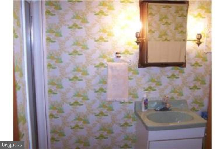 133 Devonshire Road Hagerstown, MD 21740 - Photo 11 of 20 Bath #3