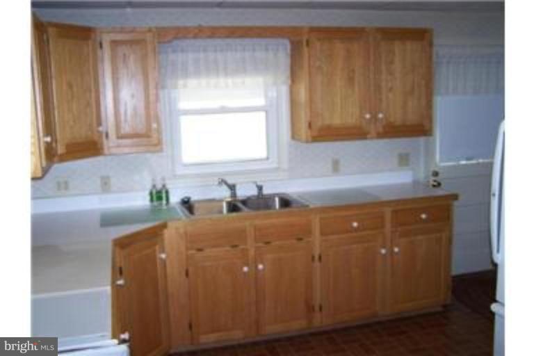 133 Devonshire Road Hagerstown, MD 21740 - Photo 3 of 20 Kitchen