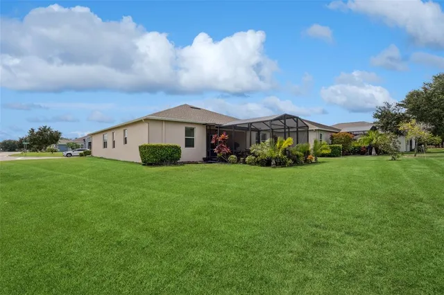 a view of house with garden