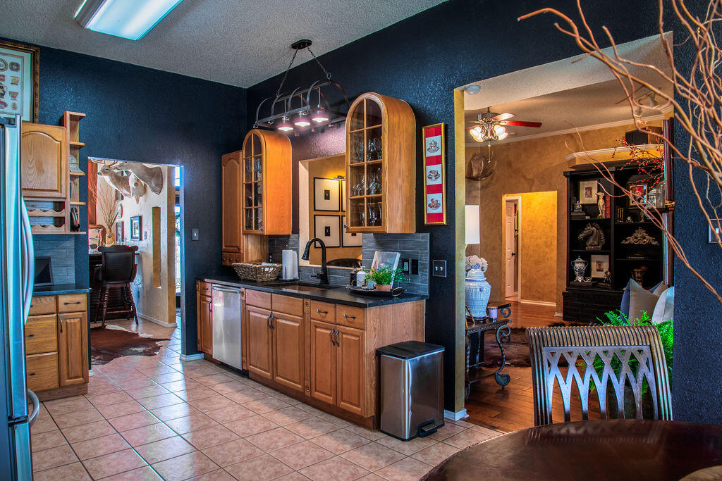 2604 Madison Street Lubbock, TX 79415 - Photo 11 of 39 R4U_0485-HDR