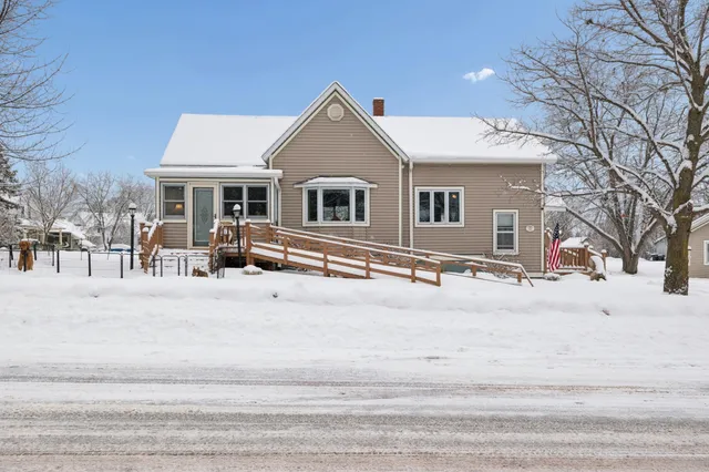 $278,000 | 220 5th Avenue West, Washburn, WI 54891
