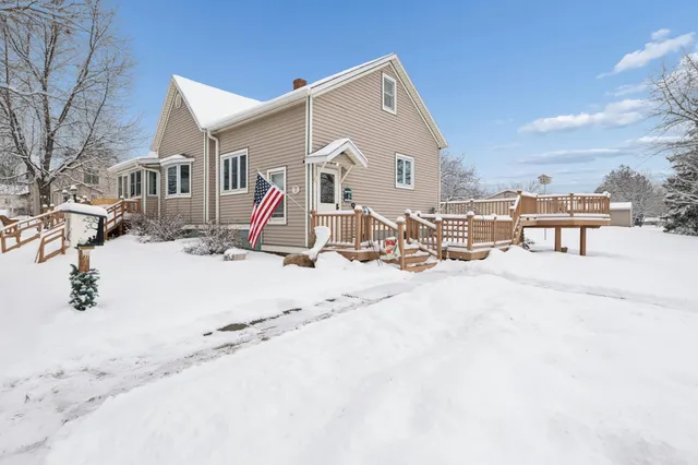 $278,000 | 220 5th Avenue West, Washburn, WI 54891