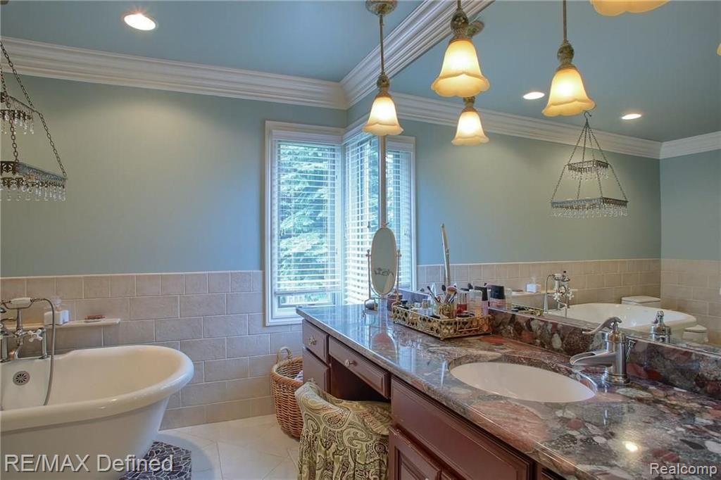 1272 Chaffer Drive Rochester Hills, MI 48306 - Photo 26 of 34