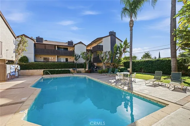 $499,000 | 15030 Victory Boulevard, Unit 103, Van Nuys, CA 91411