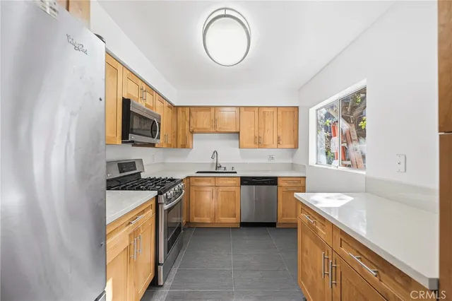 $499,000 | 15030 Victory Boulevard, Unit 103, Van Nuys, CA 91411