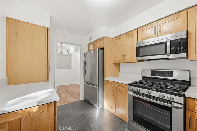 $499,000 | 15030 Victory Boulevard, Unit 103, Van Nuys, CA 91411