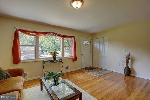 3617 Rusty Rock Road Randallstown, MD 21133 - Photo 4 of 27 Living Room