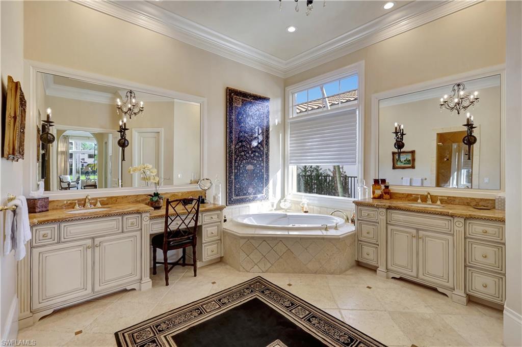 2249 Miramonte Court Naples, FL 34105 - Photo 20 of 43