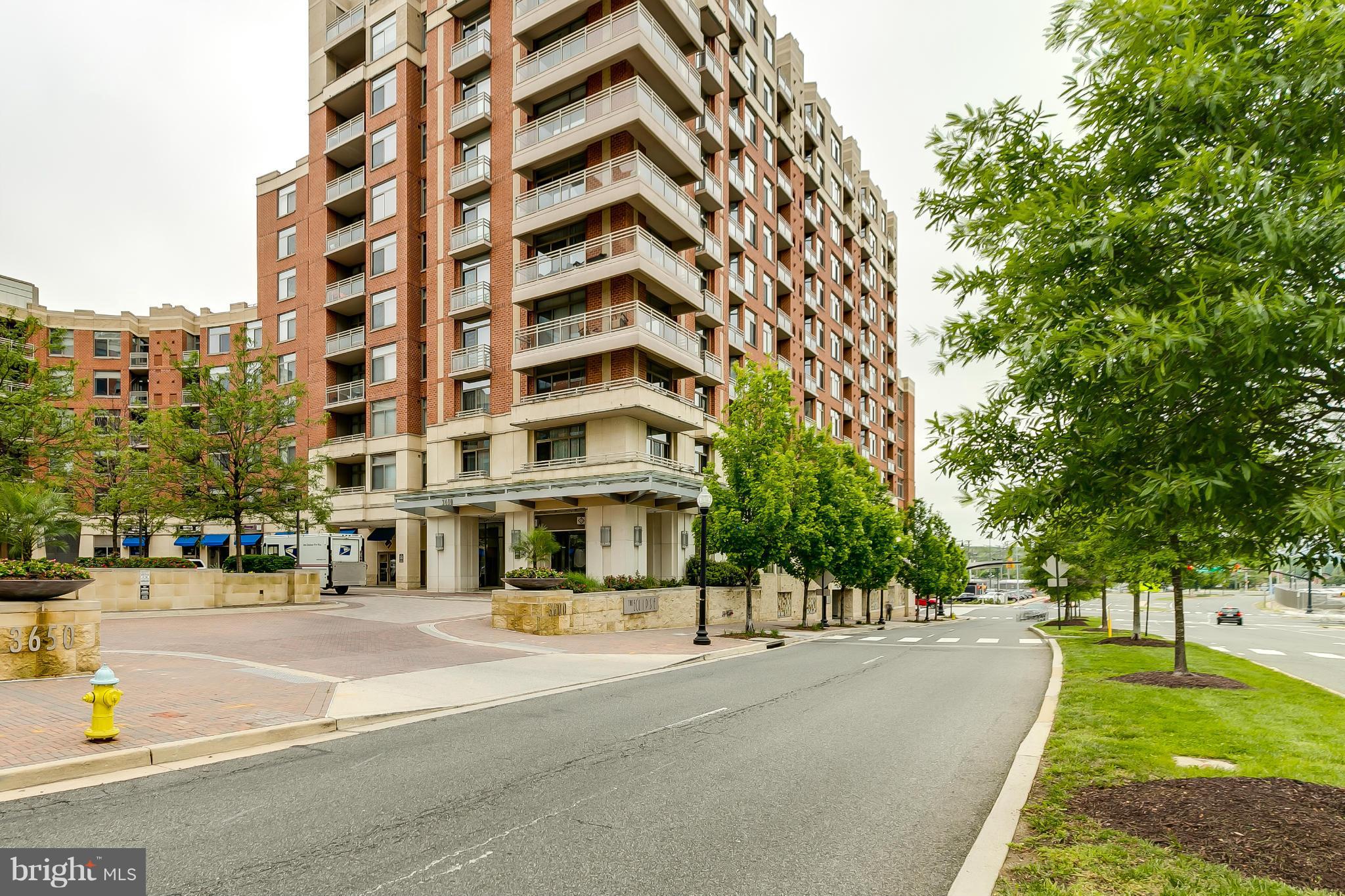 3600 South Glebe Road, Unit 912W Arlington, VA 22202 - Photo 1 of 29 Exterior (Front)